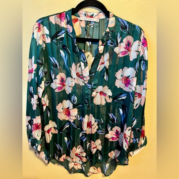 Ellison Floral Green Blouse - Picture 1 of 7